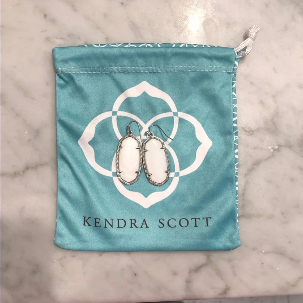 Kendra Scott Elle earrings